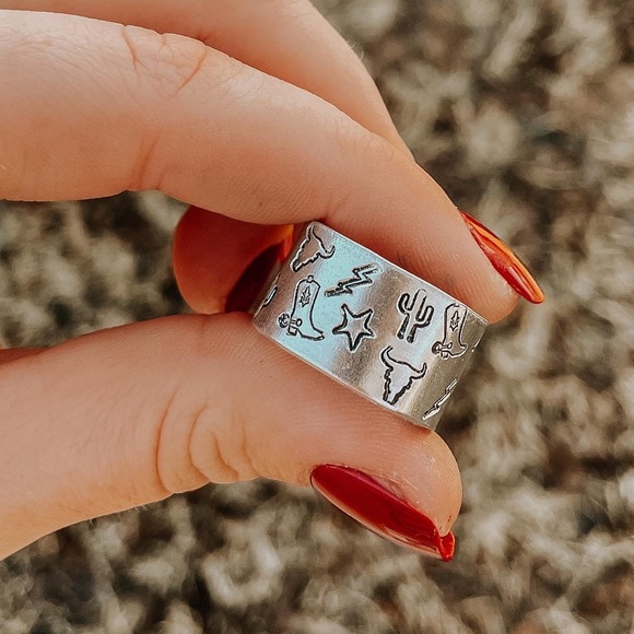 Wide Stamp Ring - Picture 2 of 3